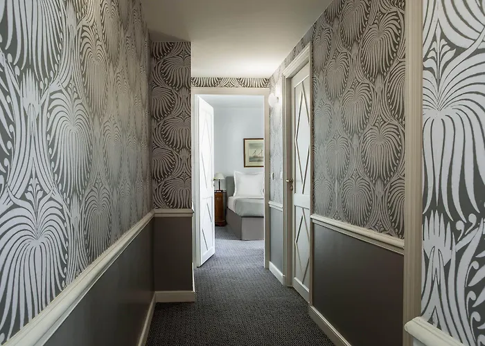 Hotel Brighton - Esprit De France 4*