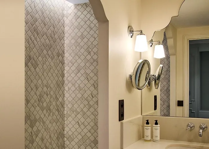 Hotel Brighton - Esprit De France 4*