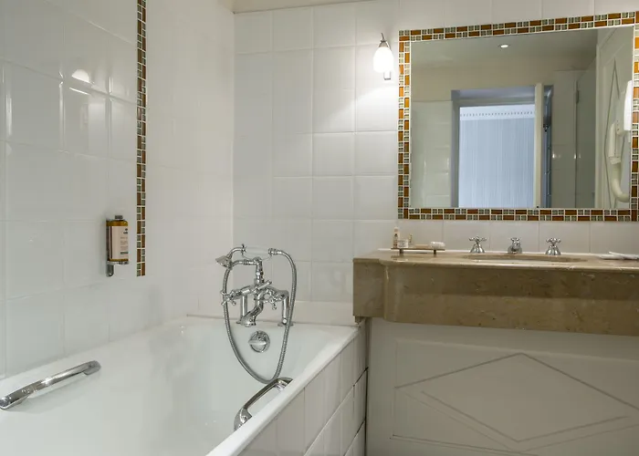 Brighton - Esprit De France Hotel Paris