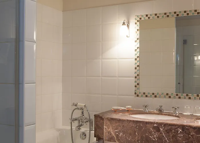 Hotel Brighton - Esprit De France 4*