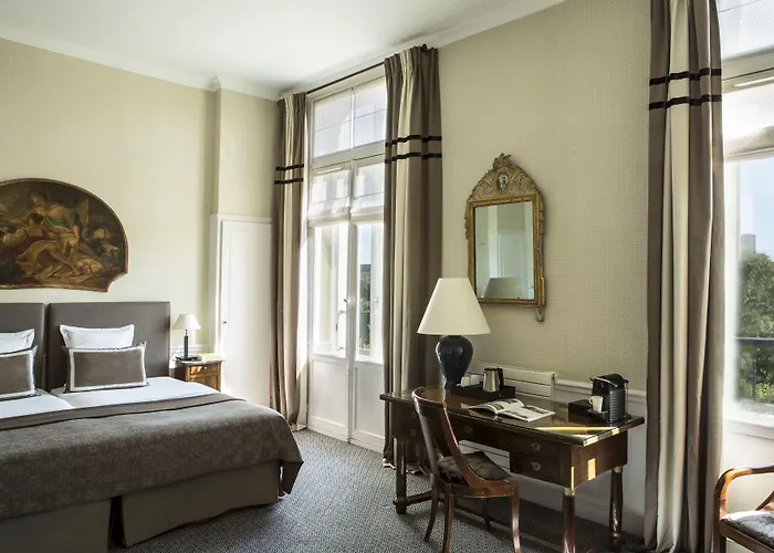 Brighton - Esprit De France Hotel