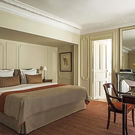 Brighton - Esprit De France Hotel