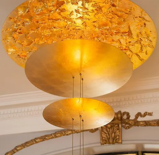 ホテル オテル ブライトン エスプリ ドゥ フランス 4*