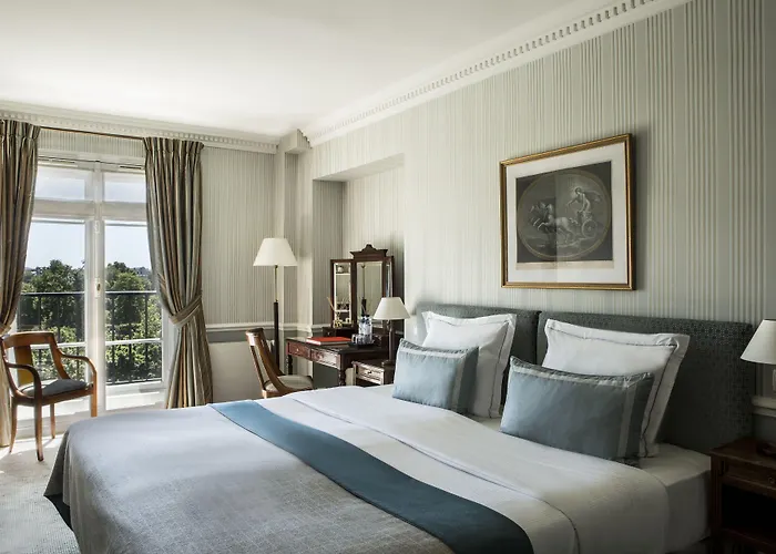 ホテル オテル ブライトン エスプリ ドゥ フランス 4*