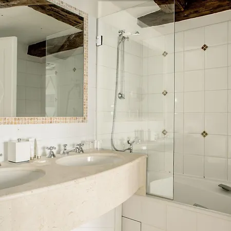 Hotel Brighton - Esprit De France 4*